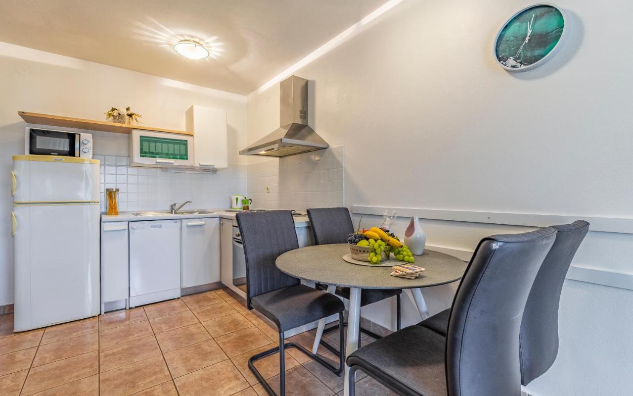 Olga'S Place-New Apartment 200 Mt From The Sea พูลา ภายนอก รูปภาพ