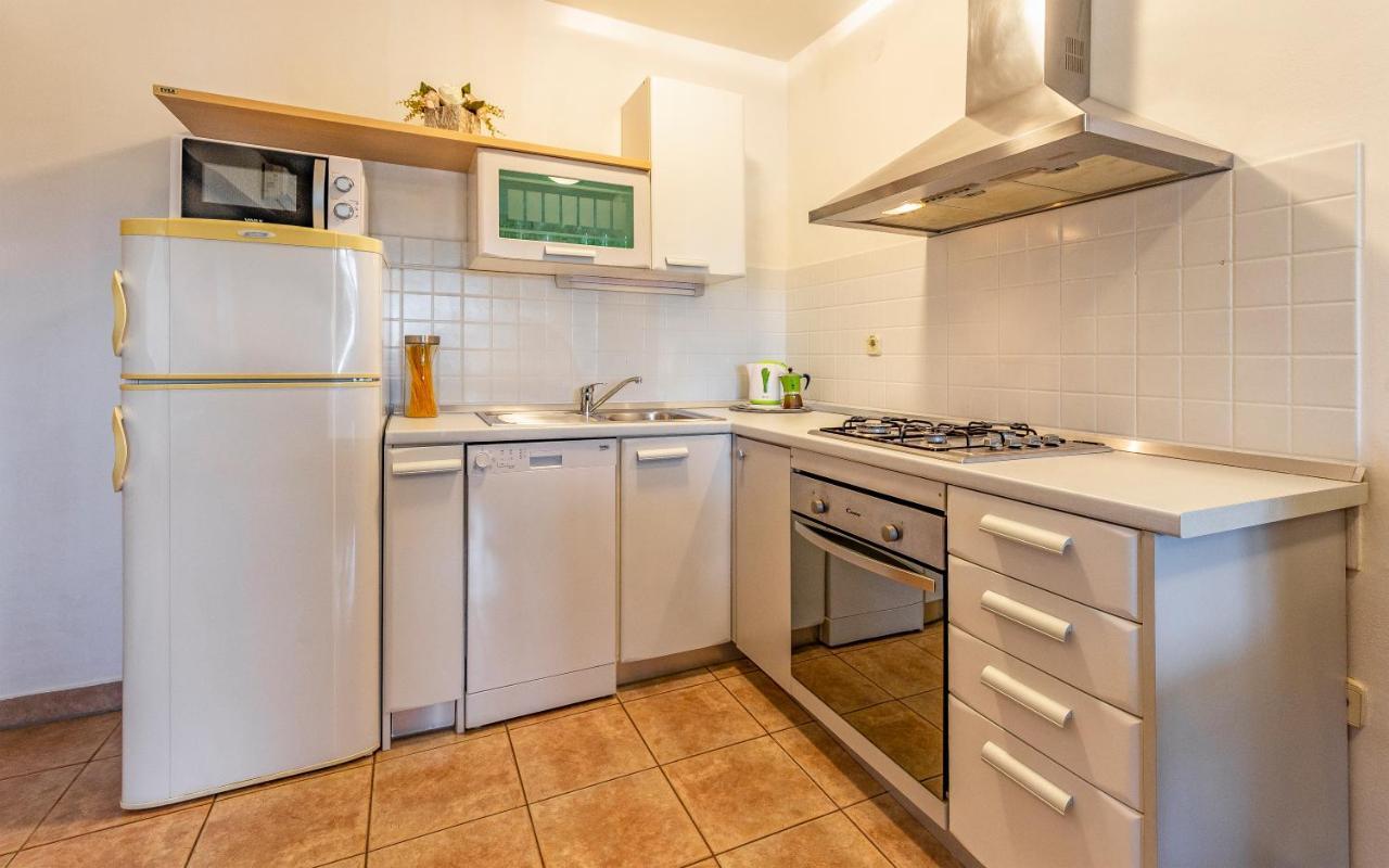 Olga'S Place-New Apartment 200 Mt From The Sea พูลา ภายนอก รูปภาพ