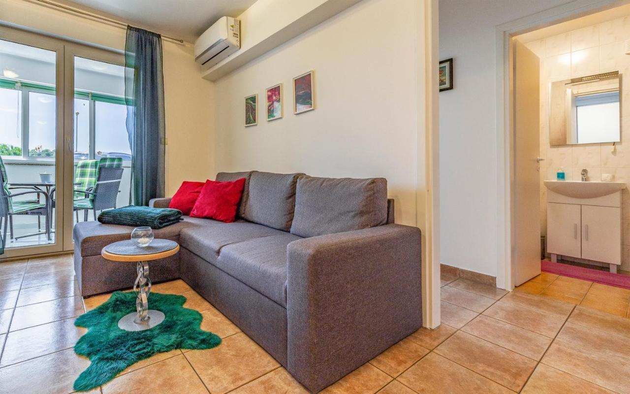 Olga'S Place-New Apartment 200 Mt From The Sea พูลา ภายนอก รูปภาพ